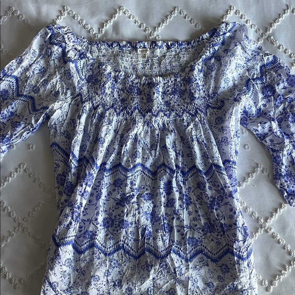 En Creme Floral Blue and White Flowy Boho Blouse Size Medium - Picture 3 of 11